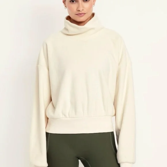 NWT OLD NAVY PERFORMANCE FLEECE - Picture 1 of 4